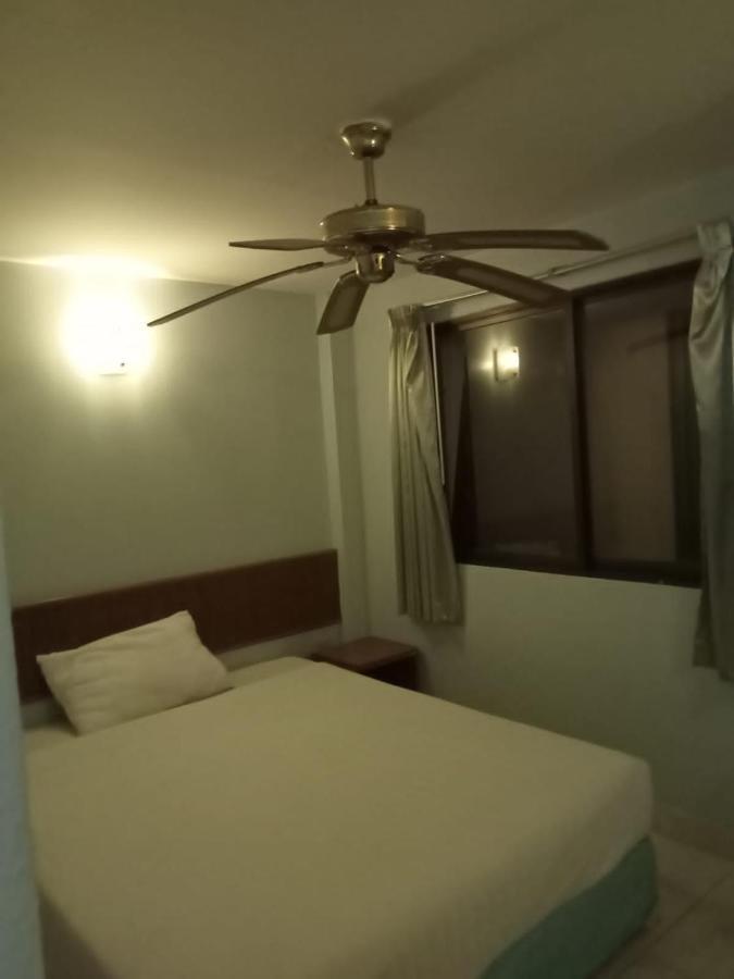 Kingfisher House And Bar Pattaya Eksteriør billede